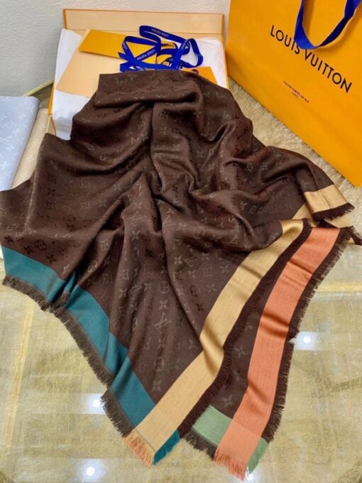 Replica Louis Vuitton On The Edge Monogram Shawl M76465 5