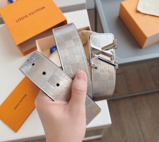 Replica Louis Vuitton LV Pyramide Glitter 40MM Belt Damier Leather M0504V 3