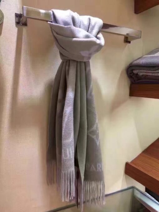 Replica Louis Vuitton Grey Reykjavik Scarf M70462 6