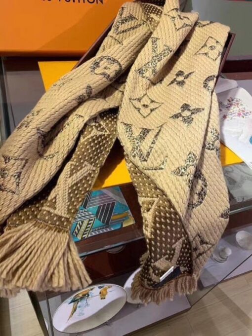 Replica Louis Vuitton Monogram Giant Jungle Logomania Scarf M75884 6