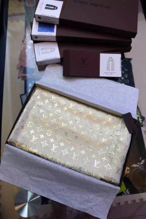 Replica Louis Vuitton Monogram So Glitter Stole M73939 2