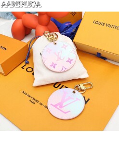 Replica Louis Vuitton Illustre Bag Charm and Key Holder LV M00666 2