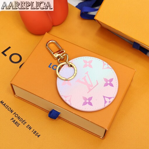 Replica Louis Vuitton Illustre Bag Charm and Key Holder LV M00666 8