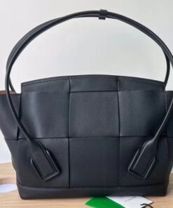 Replica Bottega Veneta Arco Medium Bag In Black Grained Leather