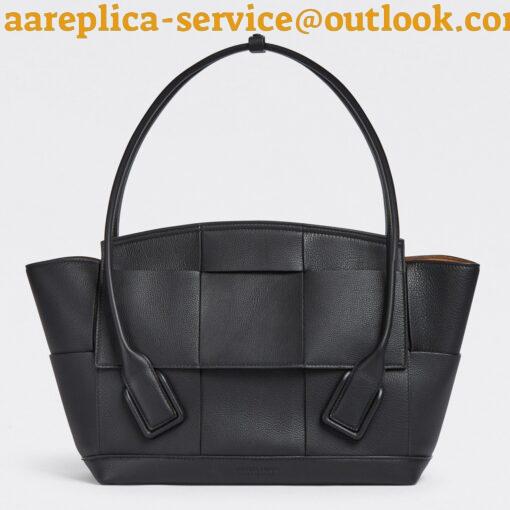 Replica Bottega Veneta Arco Medium Bag In Black Grained Leather 10