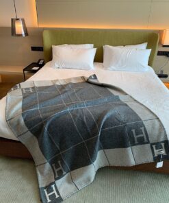 Replica Hermes Avalon III Throw Blanket in Grey Wool and Cashmere 2