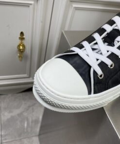 Replica Dior Men’s B23 Low-top Sneakers In Black and White Oblique Canvas