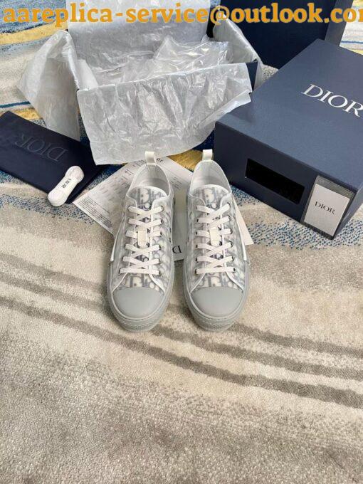 Replica Dior Men’s B23 Low-top Sneakers In White and Blue Oblique Canvas 17