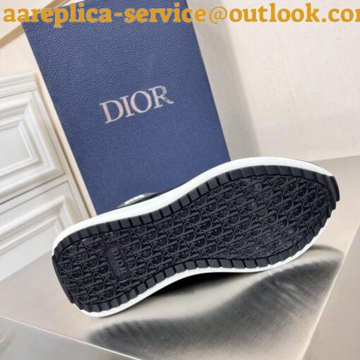 Replica Dior Men’s B29 Sneakers In Gray Mesh and Black Suede 10