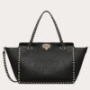 Replica Valentino Rockstud Medium Tote In Beige Grained Leather 34