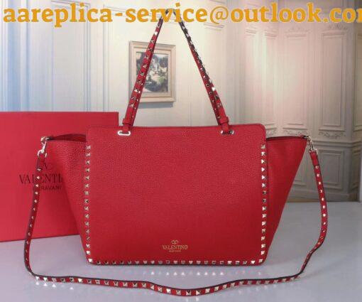 Replica Valentino Rockstud Medium Tote In Red Grained Leather 21